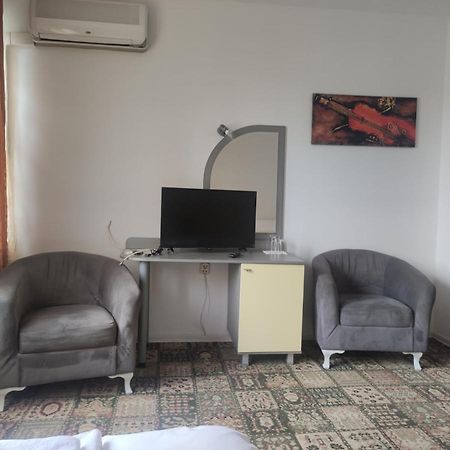 Кианти Hotel Kŭrdzhali Buitenkant foto
