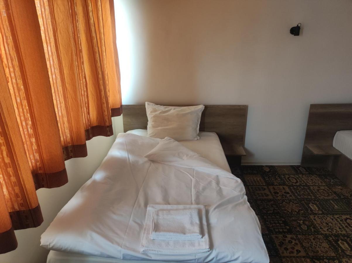 Кианти Hotel Kŭrdzhali Buitenkant foto