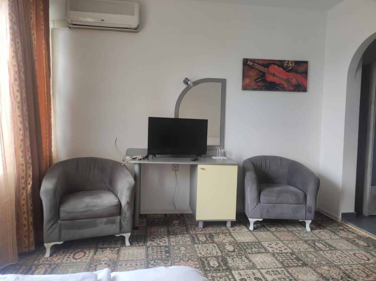 Кианти Hotel Kŭrdzhali Buitenkant foto