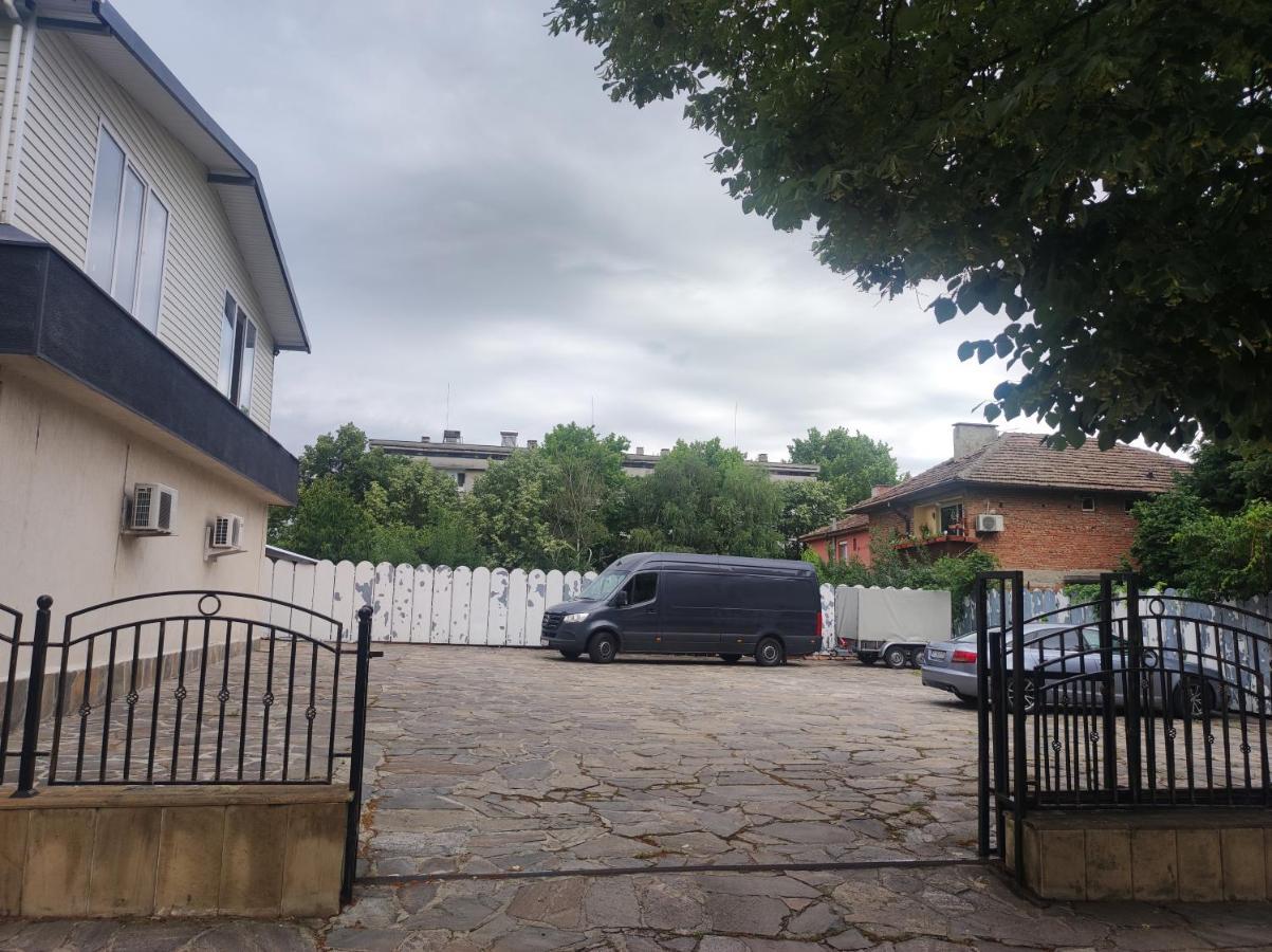Кианти Hotel Kŭrdzhali Buitenkant foto