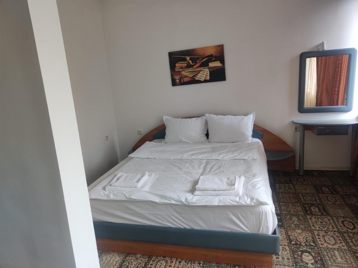 Кианти Hotel Kŭrdzhali Buitenkant foto