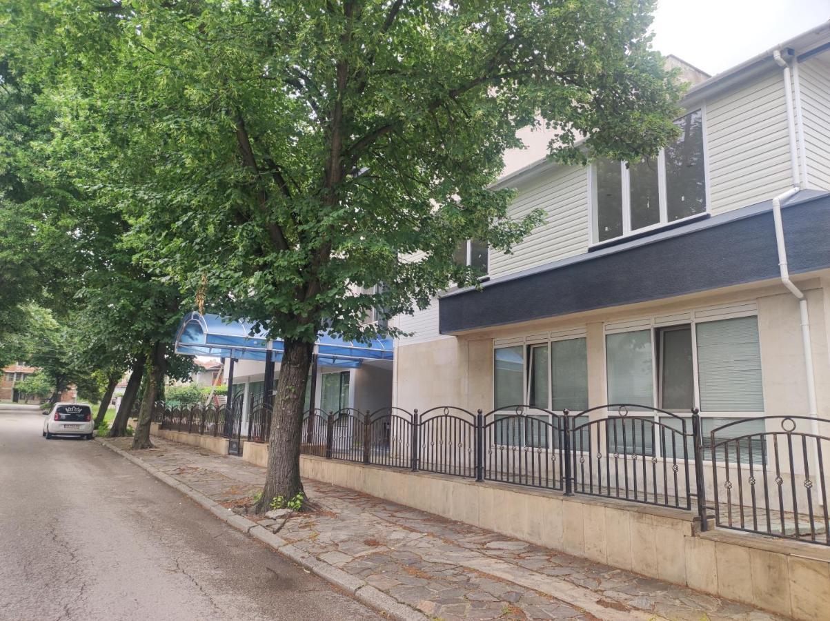 Кианти Hotel Kŭrdzhali Buitenkant foto