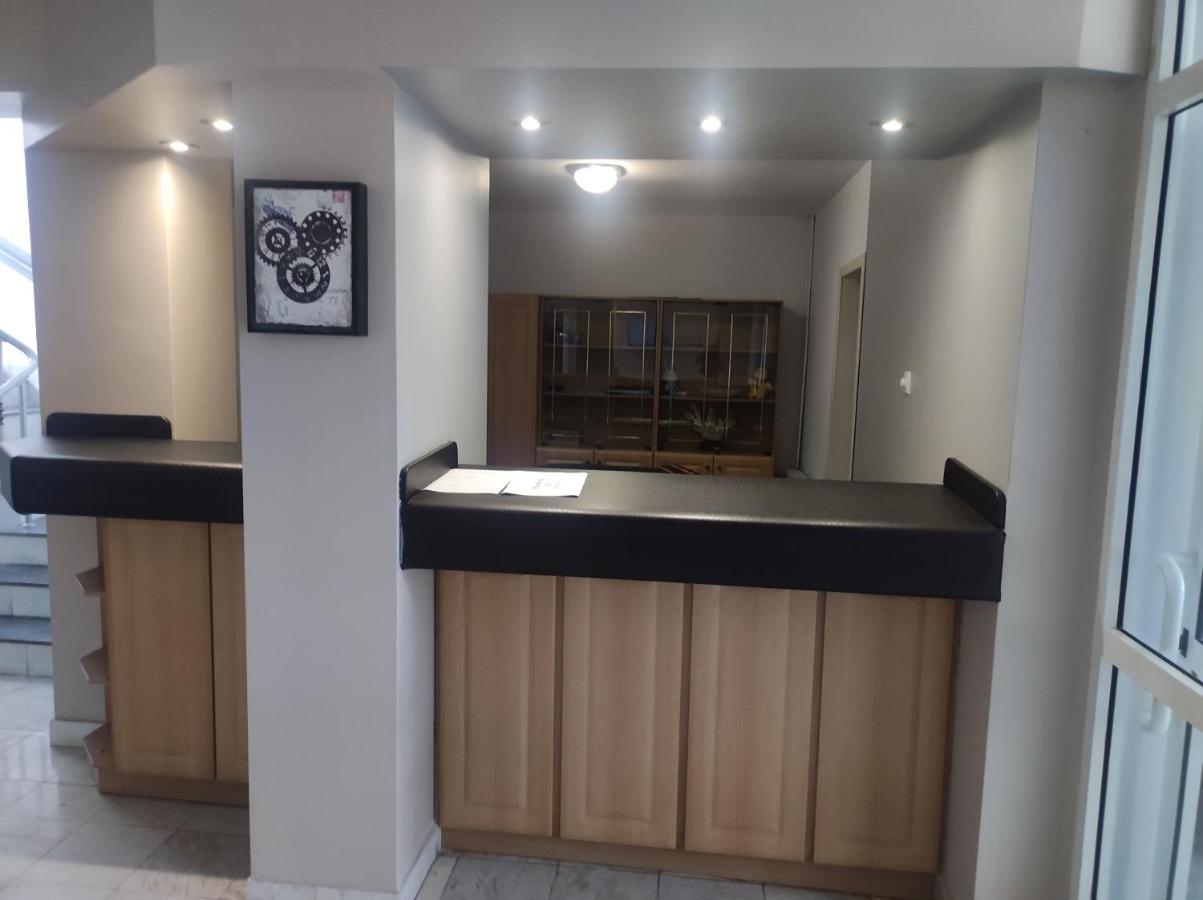 Кианти Hotel Kŭrdzhali Buitenkant foto