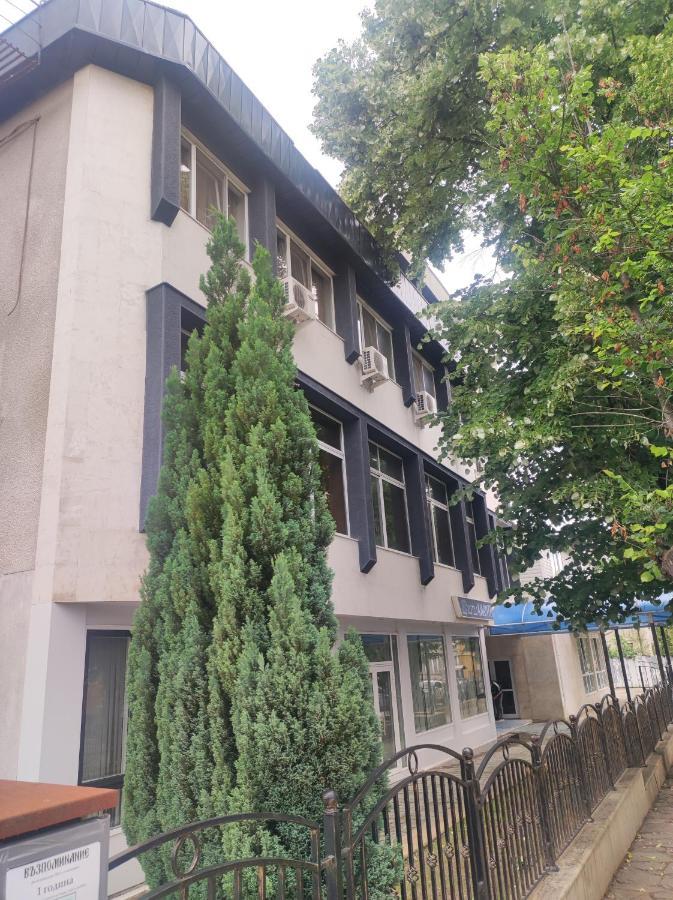 Кианти Hotel Kŭrdzhali Buitenkant foto