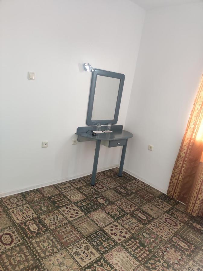 Кианти Hotel Kŭrdzhali Buitenkant foto